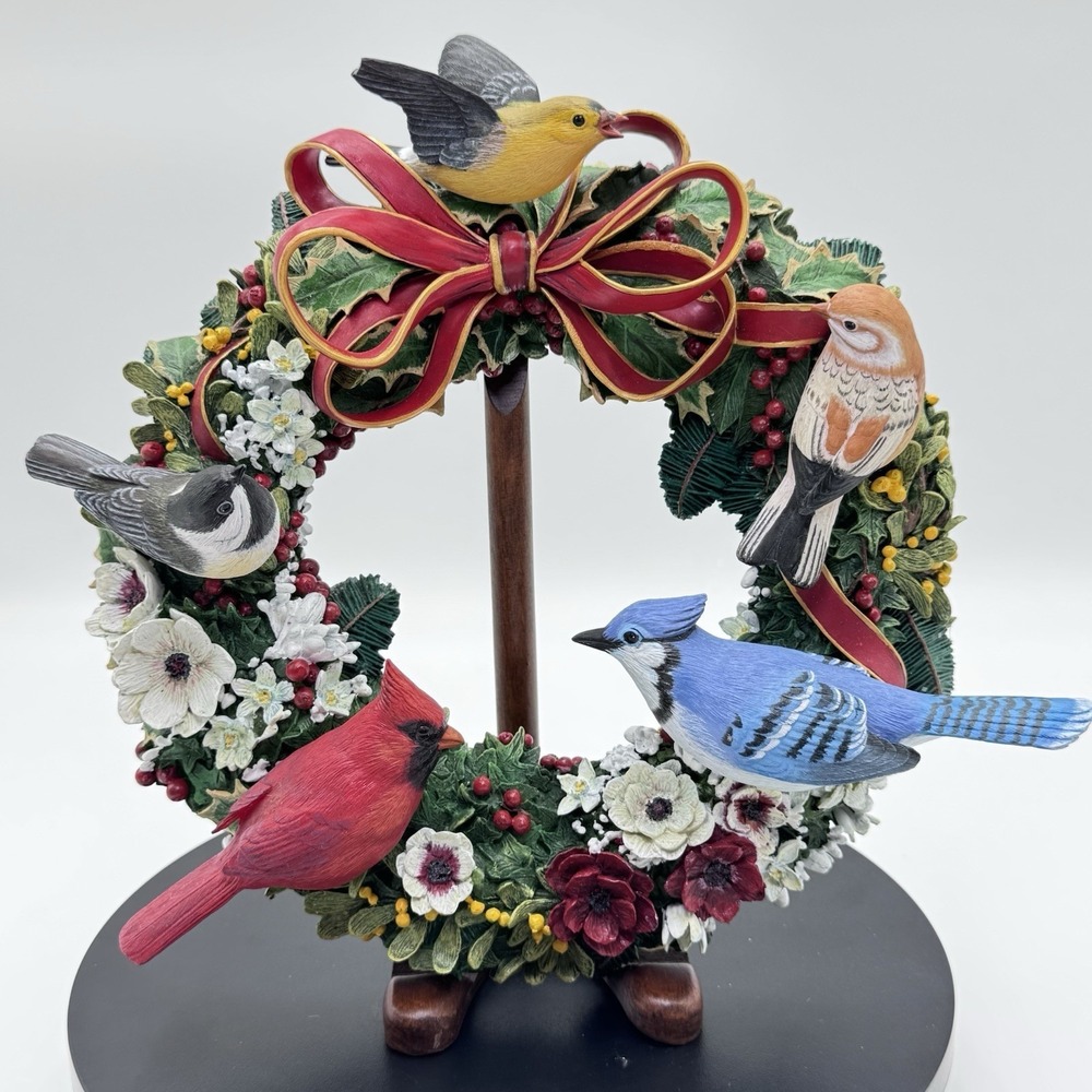 VTG The Danbury Mint The Songbird Winter Wreath with‎ Custom Wood Stand 9.5x8"
